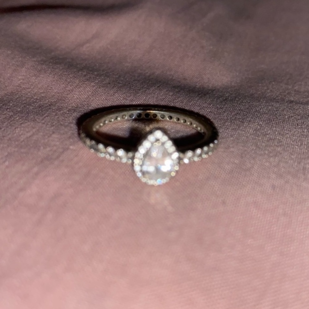 Small teardrop Pandora ring